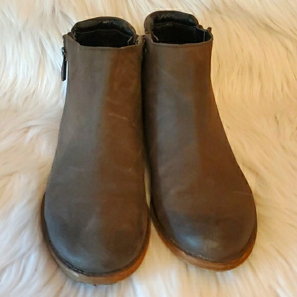 Sold-Fanco Sarto brown booties size 7.5 - Picture 2 of 9
